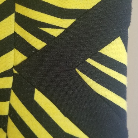 Yellow & Black Geo Dress - Picture 3 of 5